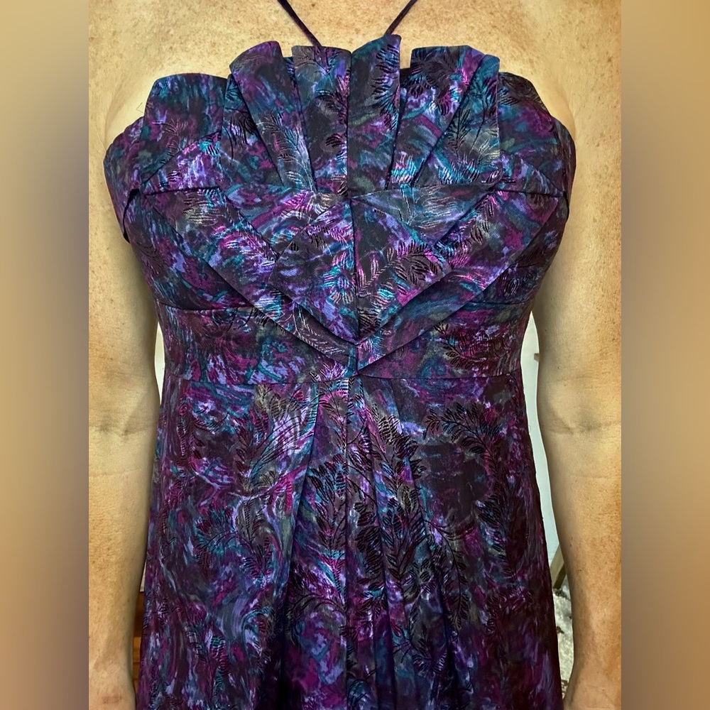 Max Azria floor length gown in rich purple. Size 10 - Picture 4 of 6